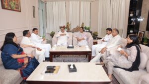 एसआईआर में मुख्यमंत्री रेखा गुप्ता, पूर्व मुख्यमंत्री अरविंद केजरीवाल समेत 31,63,930 को नोटिस