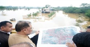 बस्तर के बाढ़ प्रभावित क्षेत्रों में पहुंचे मुख्यमंत्री विष्णु देव साय, प्रभावित परिवारों से मिलकर जाना हाल