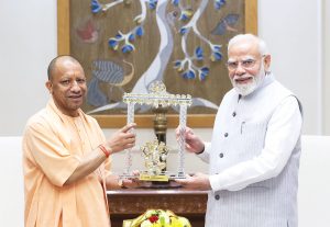 योगी आदित्यनाथ ने प्रधानमंत्री से की शिष्टाचार भेंट